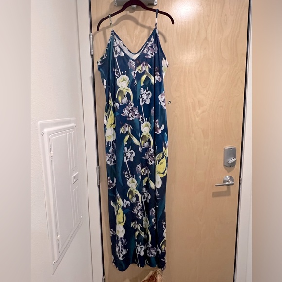 Floral Casual Loose Spaghetti Strap Plus Size Sundress w/ Pockets - Picture 4 of 8